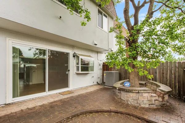 $279,900 | 7738 La Mancha Way, Sacramento, CA 95823