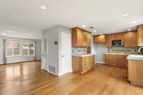 $279,900 | 7738 La Mancha Way, Sacramento, CA 95823