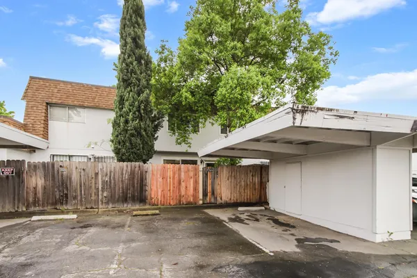 $279,900 | 7738 La Mancha Way, Sacramento, CA 95823