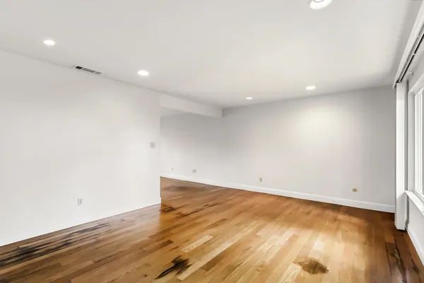 $279,900 | 7738 La Mancha Way, Sacramento, CA 95823