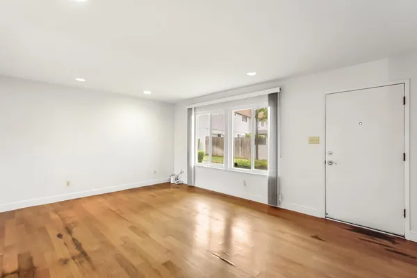 $279,900 | 7738 La Mancha Way, Sacramento, CA 95823