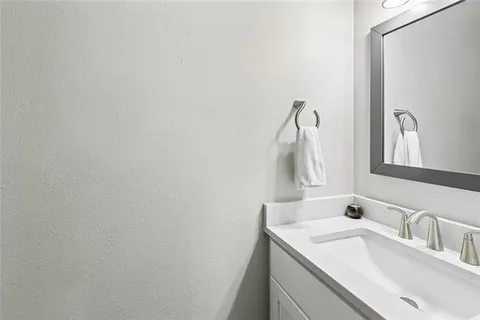 $249,000 | 1608 Audubon Trace, Unit 1608, Jefferson, LA 70121