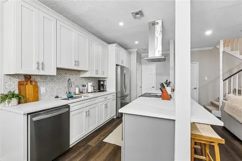 $249,000 | 1608 Audubon Trace, Unit 1608, Jefferson, LA 70121