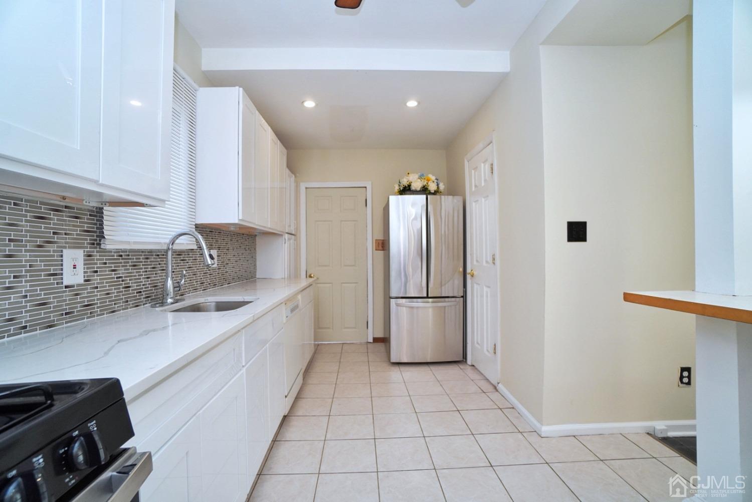 1144 Raritan Avenue Highland Park, NJ 08904 - Photo 11 of 33