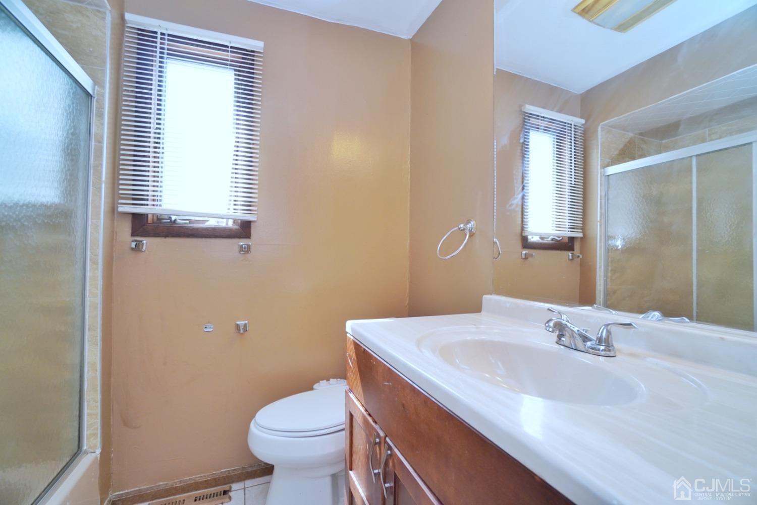1144 Raritan Avenue Highland Park, NJ 08904 - Photo 19 of 33
