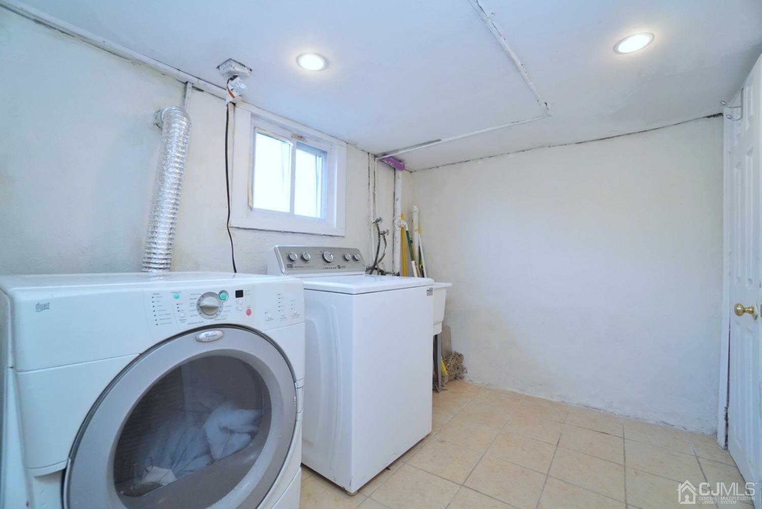 1144 Raritan Avenue Highland Park, NJ 08904 - Photo 32 of 33