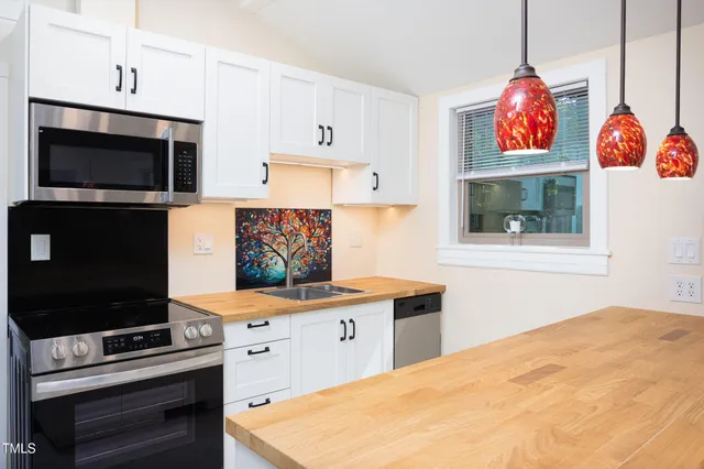 $395,000 | 126 Barclay Road, Chapel Hill, NC 27516