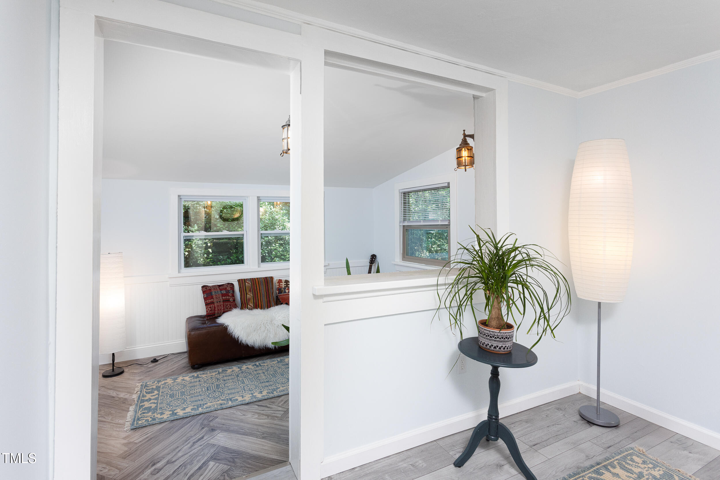 126 Barclay Road Chapel Hill, NC 27516 - Photo 18 of 39 a living room with furniture and a potted plant
