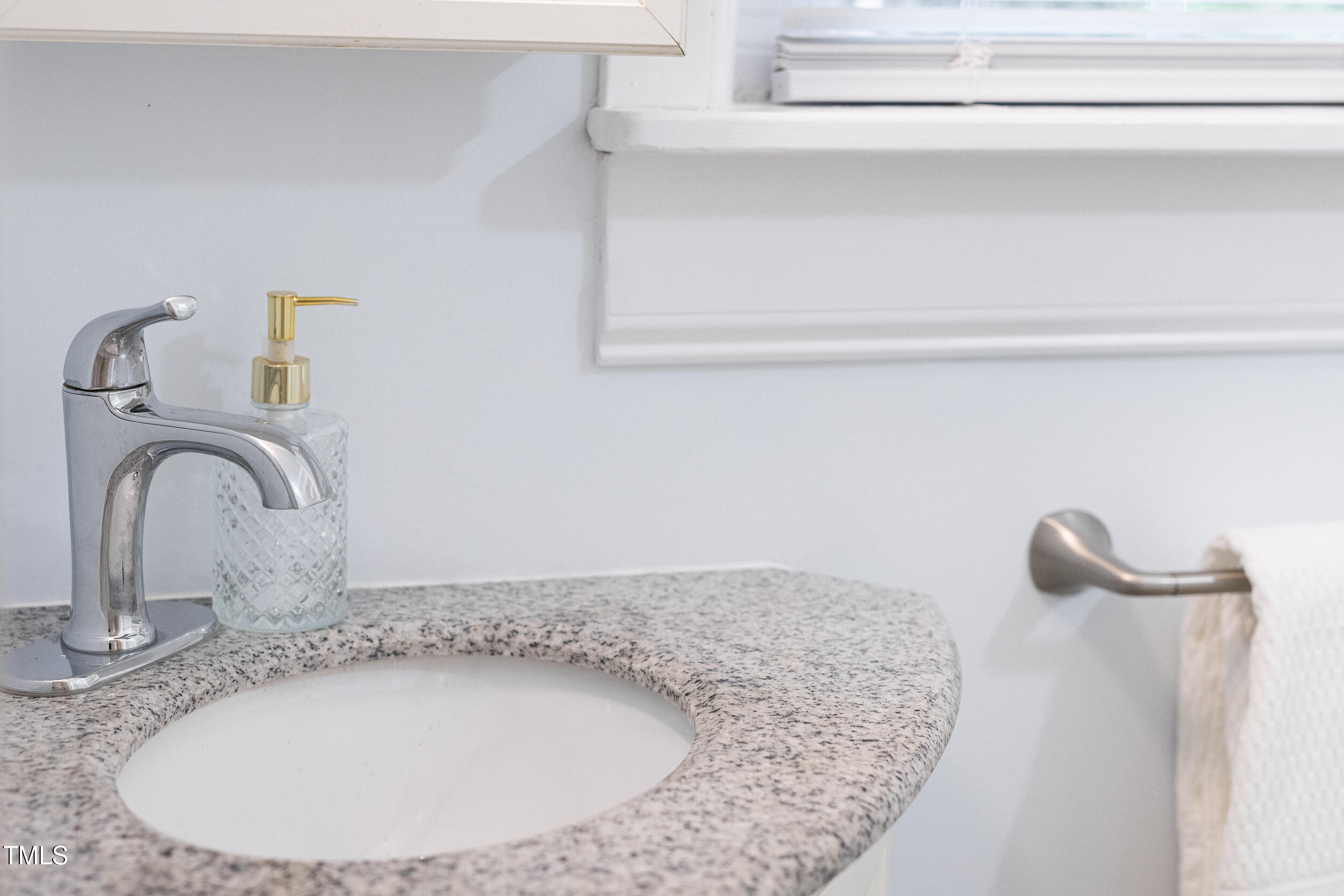 126 Barclay Road Chapel Hill, NC 27516 - Photo 22 of 39 a close view of sink