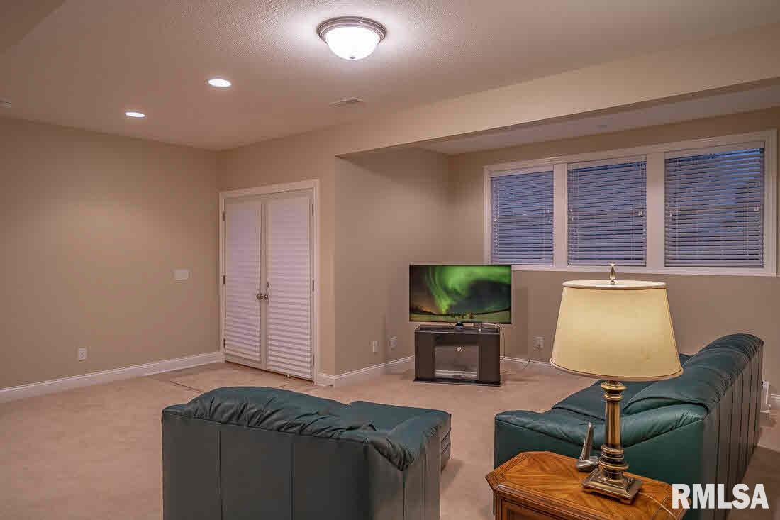 4127 Thunder Ridge Road Bettendorf, IA 52722 - Photo 22 of 24 Gallery Image 22