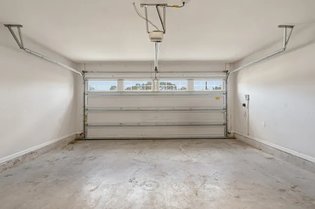 a view of room with an empty space