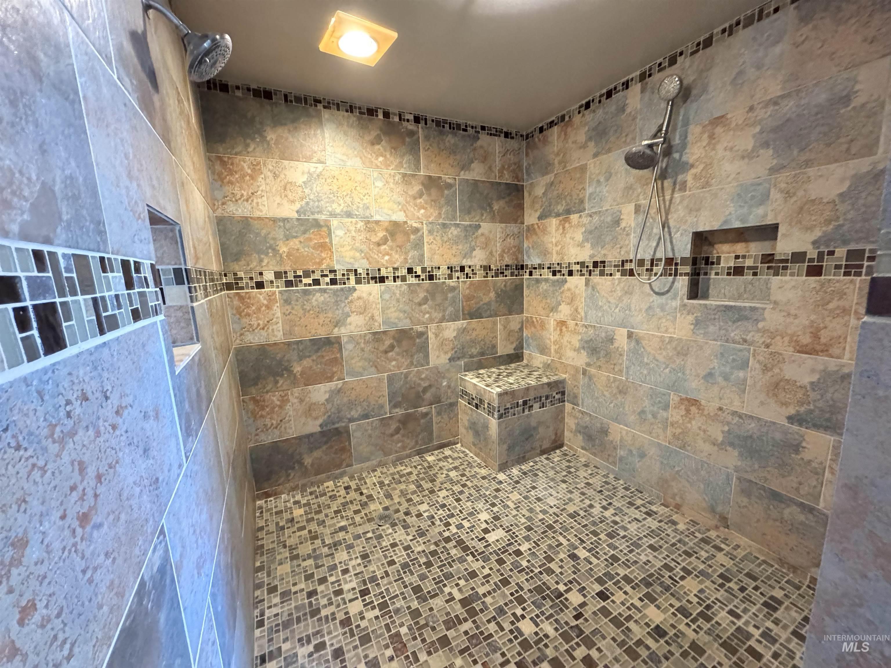 1030 Reams Road Moscow, ID 83843 - Photo 22 of 50 Full bath with a tile shower