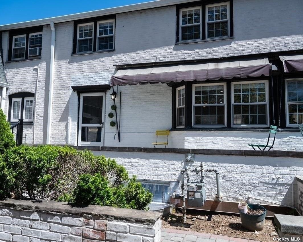 19 Barstow Road, Unit E Great Neck, NY 11021 - Photo 1 of 1 Gallery Image 1