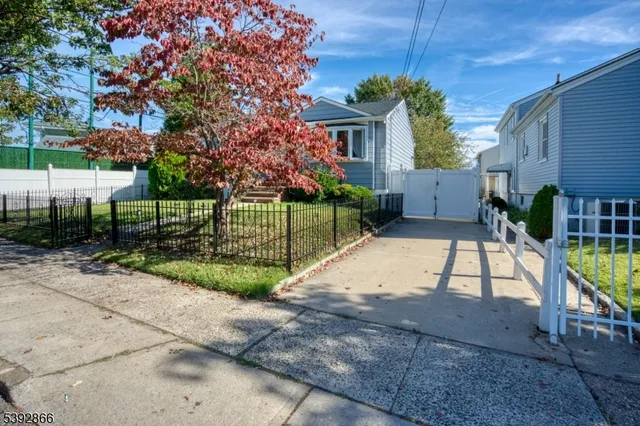 $525,000 | 1079 Neck Lane, Unit 1, Elizabeth, NJ 07201