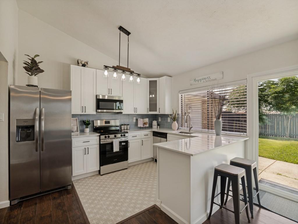 2036 Apple Valley Road Plano, TX 75023 - Photo 9 of 24