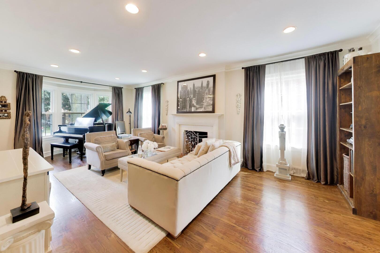 218 Elmore Street Park Ridge, IL 60068 - Photo 2 of 32 Gallery Image 2