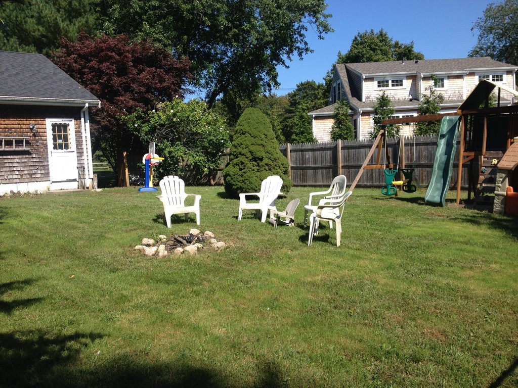 73 Acushnet Road Mattapoisett, MA 02739 - Photo 7 of 8 Gallery Image 7