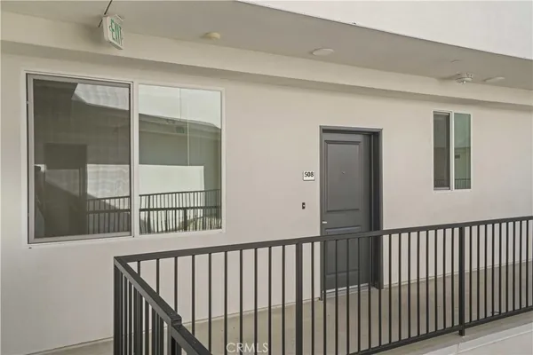 $2,042 | 8750 Sepulveda Boulevard, Unit 407, North Hills, CA 91343
