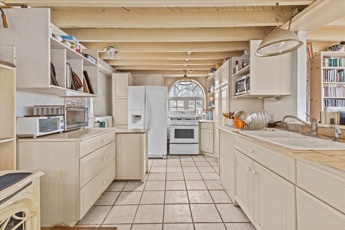 207 West Loop Rd Extension Elmore, VT 05661 - Photo 7 of 25