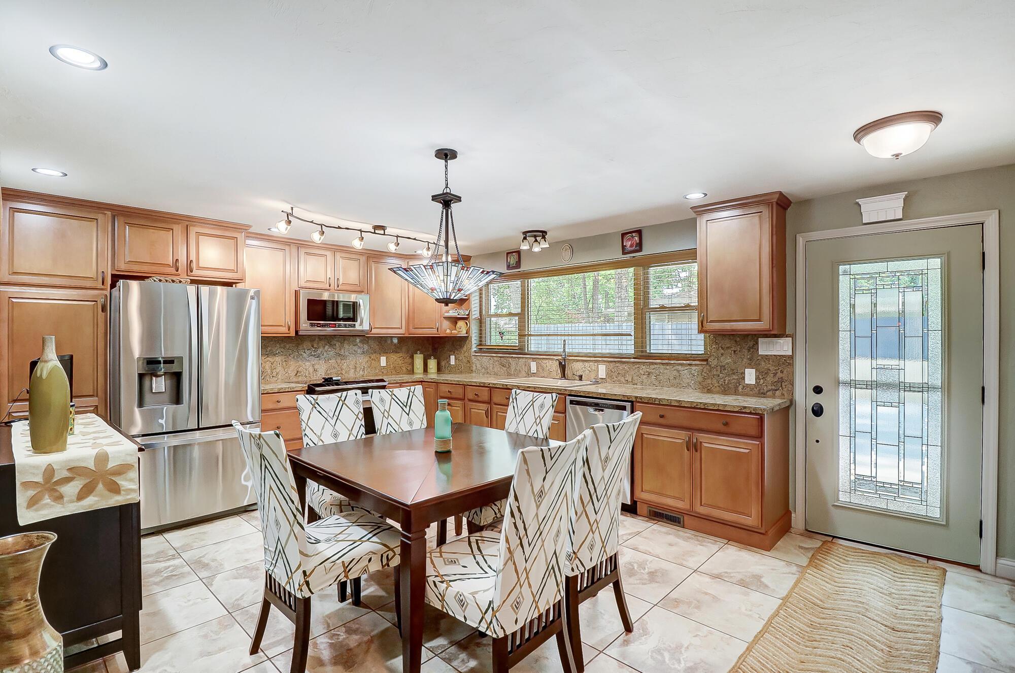 3044 Herrick Road Columbus, OH 43221 - Photo 7 of 36 008