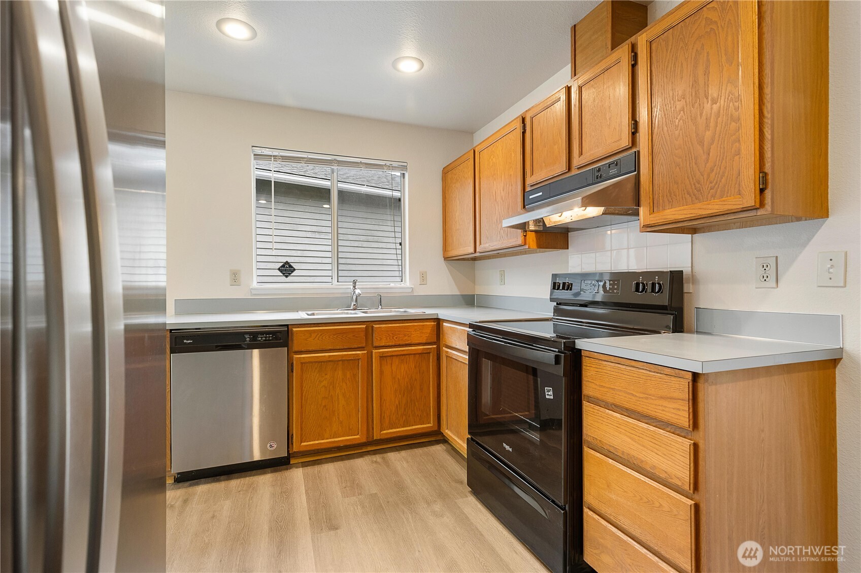 2078 Southeast 8th Drive Renton, WA 98057 - Photo 12 of 37