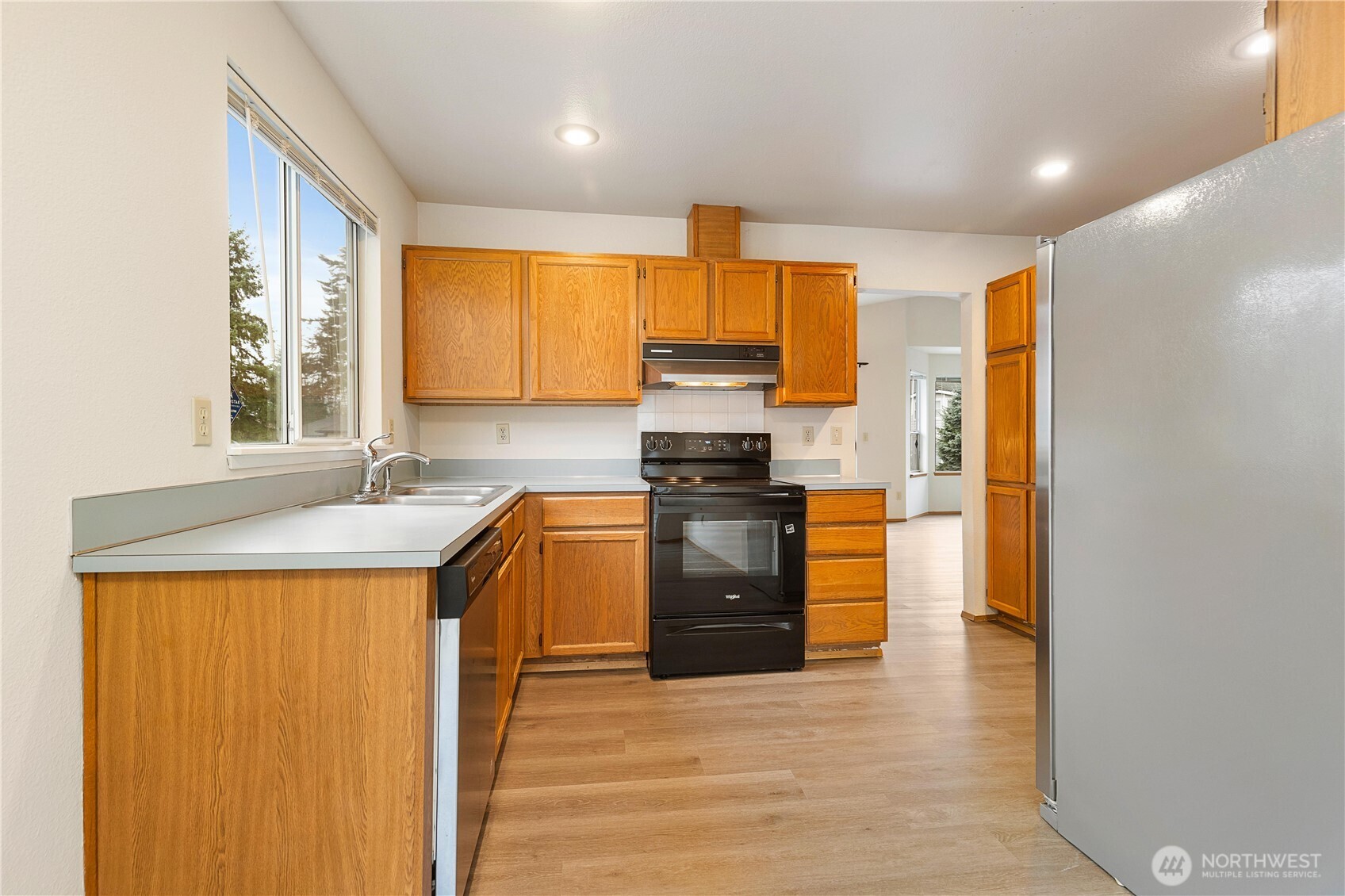 2078 Southeast 8th Drive Renton, WA 98057 - Photo 14 of 37