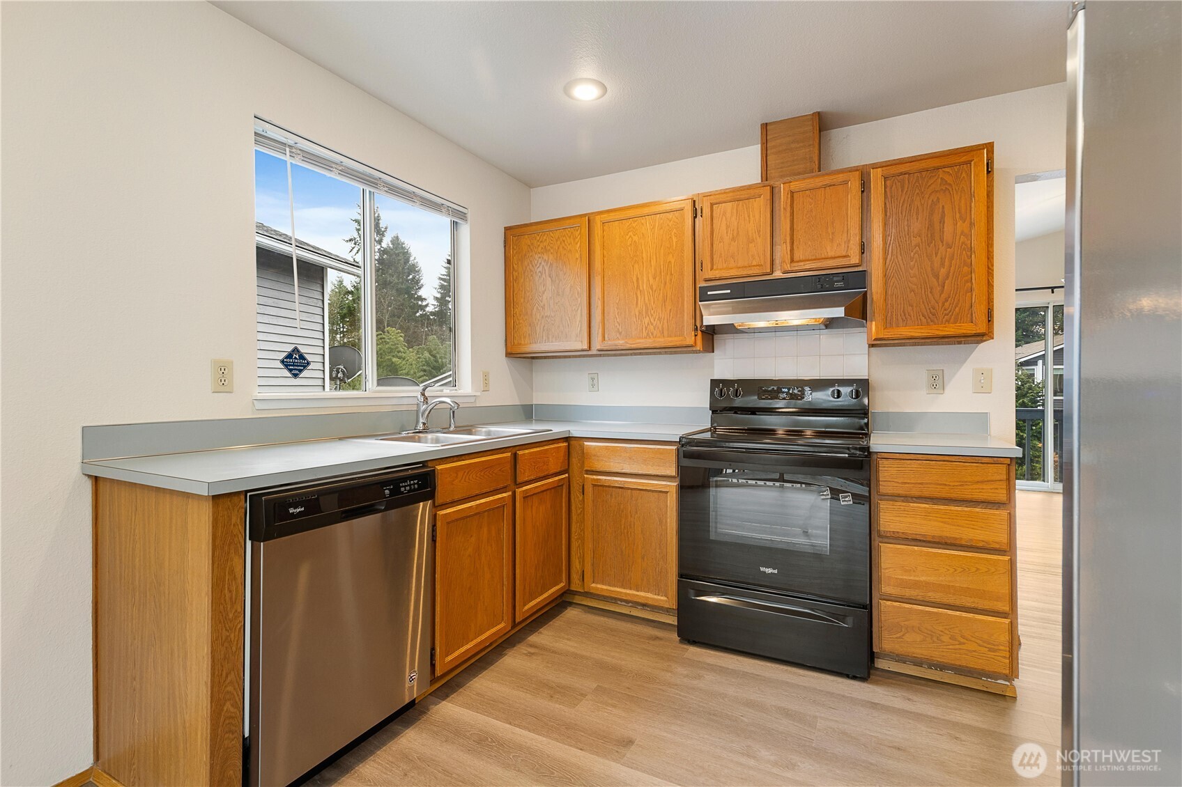 2078 Southeast 8th Drive Renton, WA 98057 - Photo 15 of 37