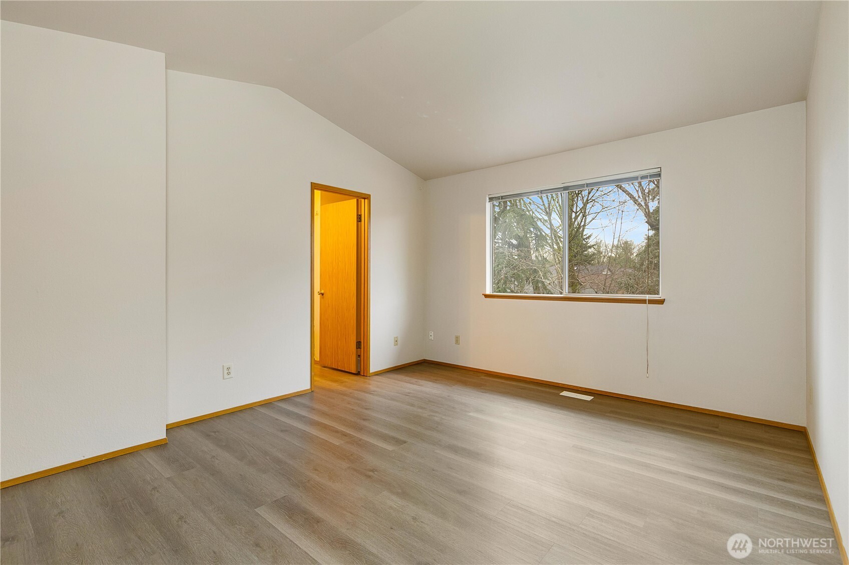 2078 Southeast 8th Drive Renton, WA 98057 - Photo 22 of 37