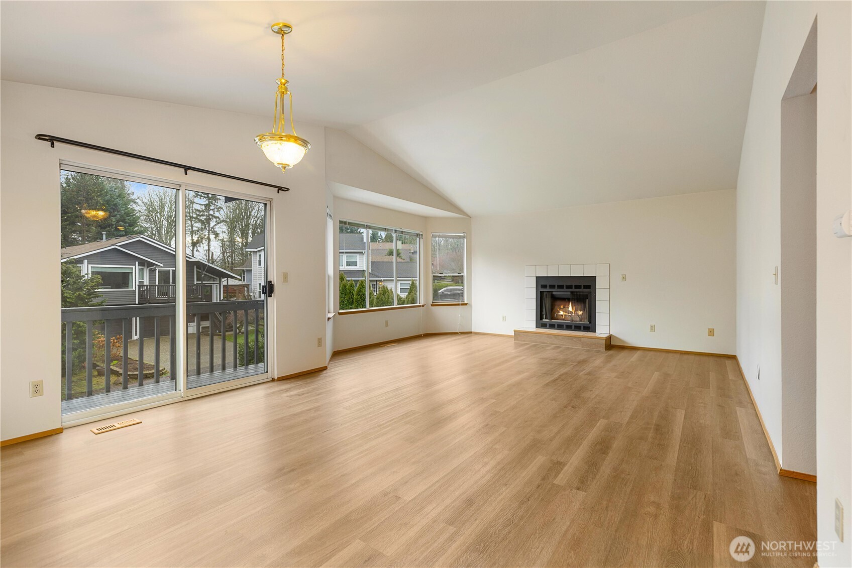 2078 Southeast 8th Drive Renton, WA 98057 - Photo 4 of 37