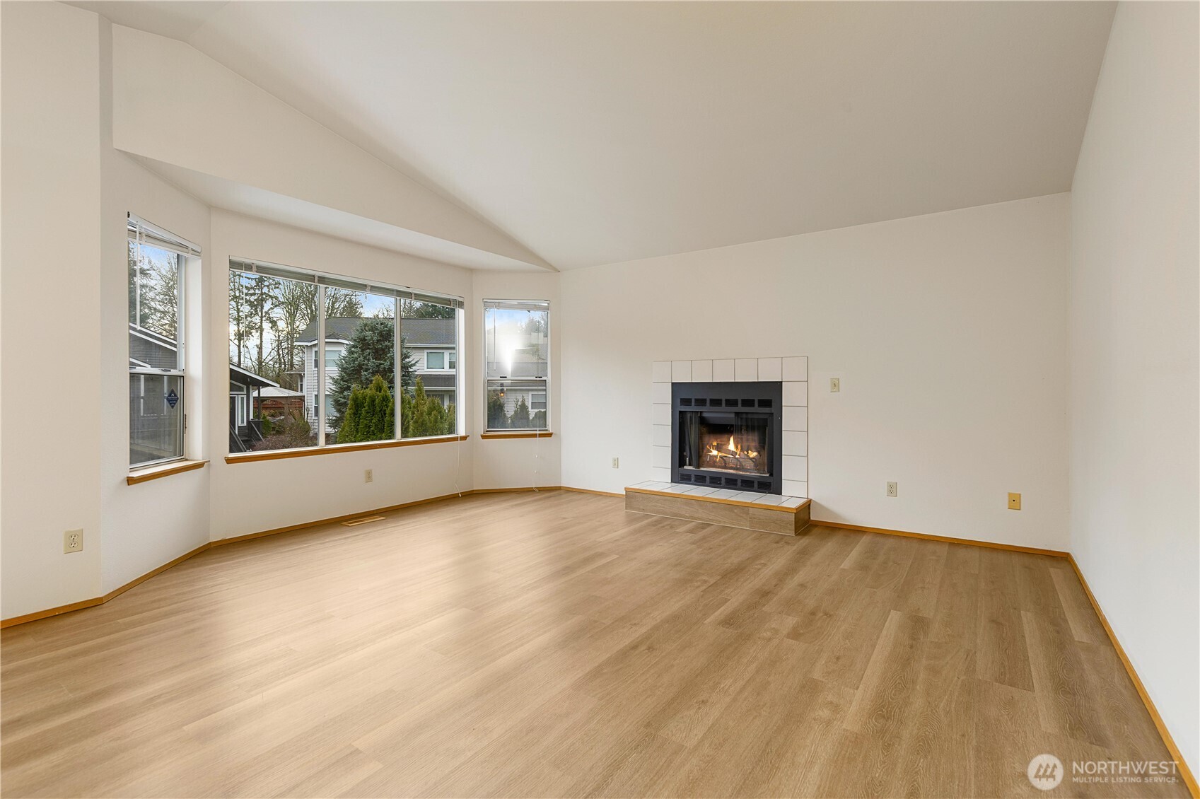 2078 Southeast 8th Drive Renton, WA 98057 - Photo 9 of 37