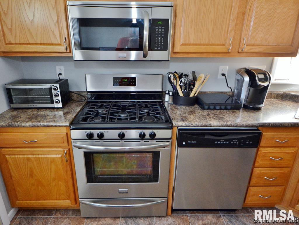 29 Midland Court Springfield, IL 62702 - Photo 13 of 36