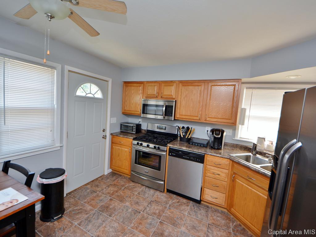 29 Midland Court Springfield, IL 62702 - Photo 14 of 36