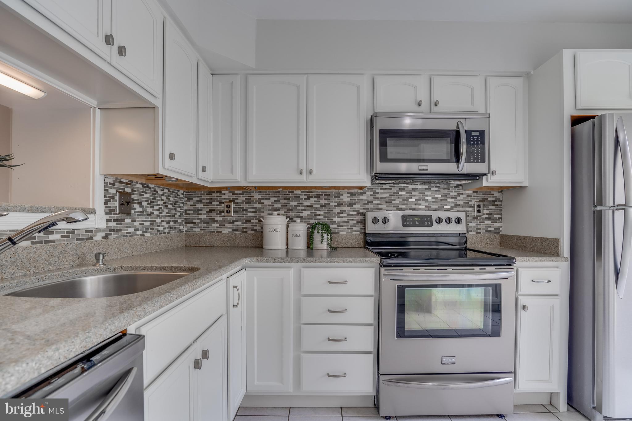 1601 Valencia Way Reston, VA 20190 - Photo 25 of 55 Updated kitchen