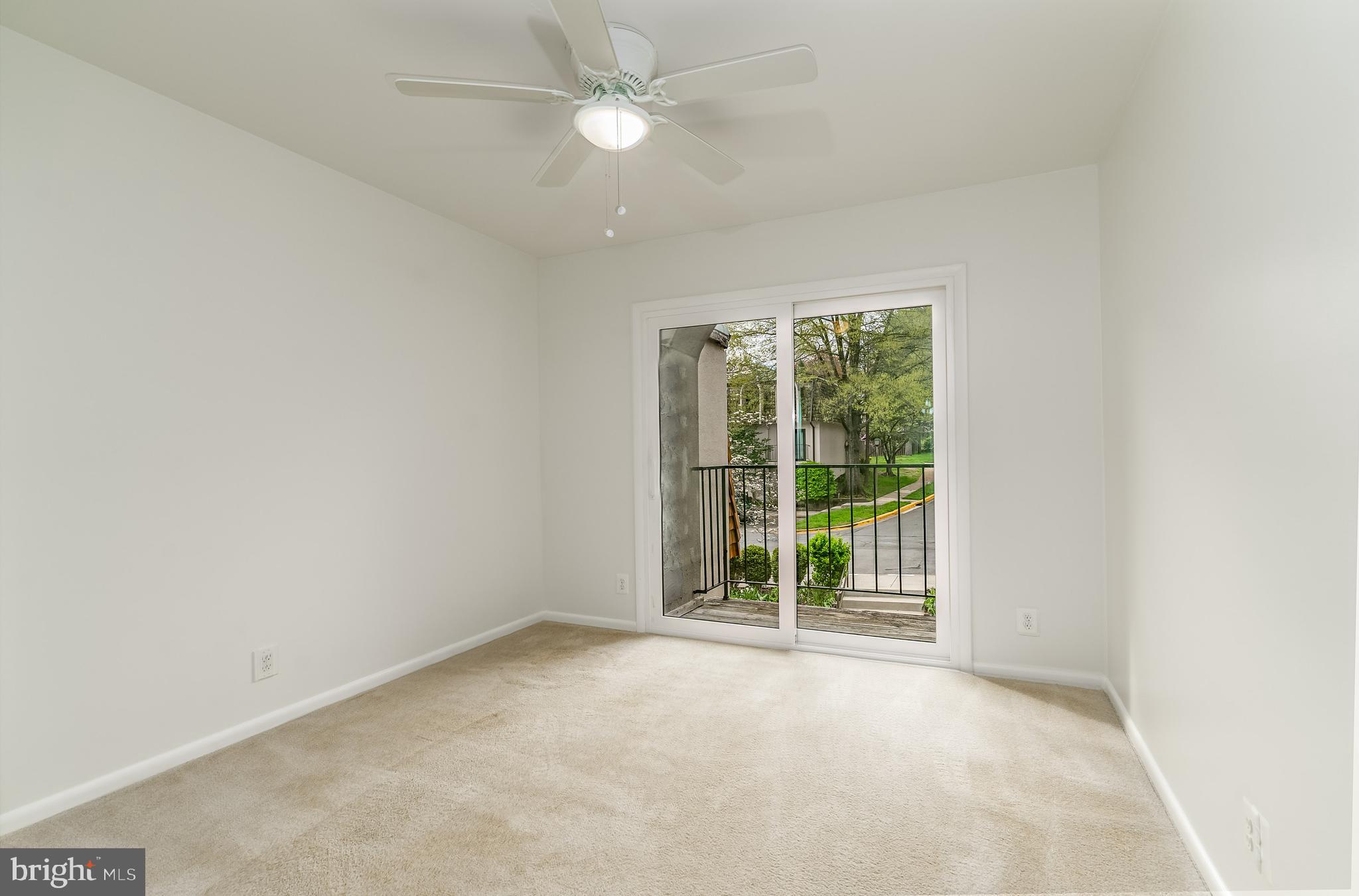 1601 Valencia Way Reston, VA 20190 - Photo 33 of 55 Bedroom 32 w/balcony