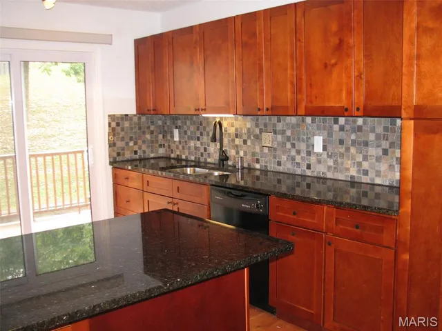 $2,100 | 964 Claygate Court, Manchester, MO 63021