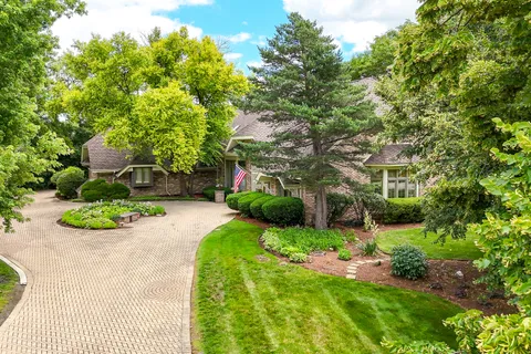 $1,598,000 | 6450 Manor Drive, Burr Ridge, IL 60527