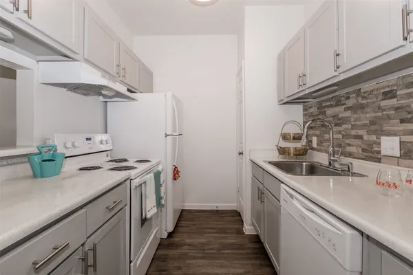 a picture of a bathroom