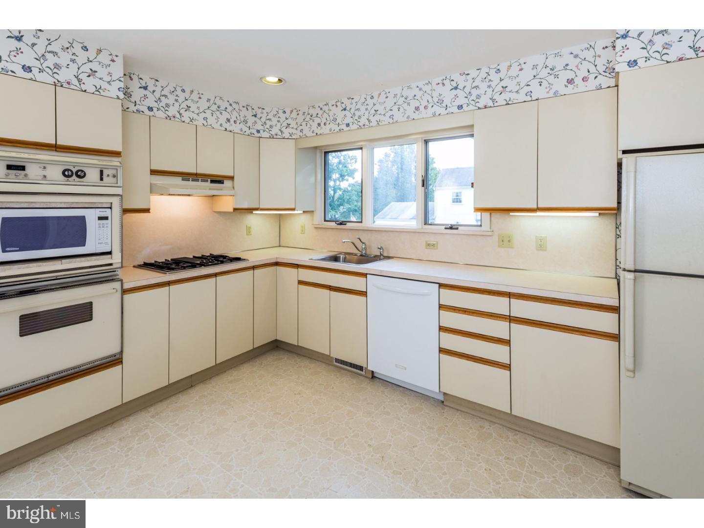 29 Upper Ferry Road Ewing, NJ 08628 - Photo 7 of 25
