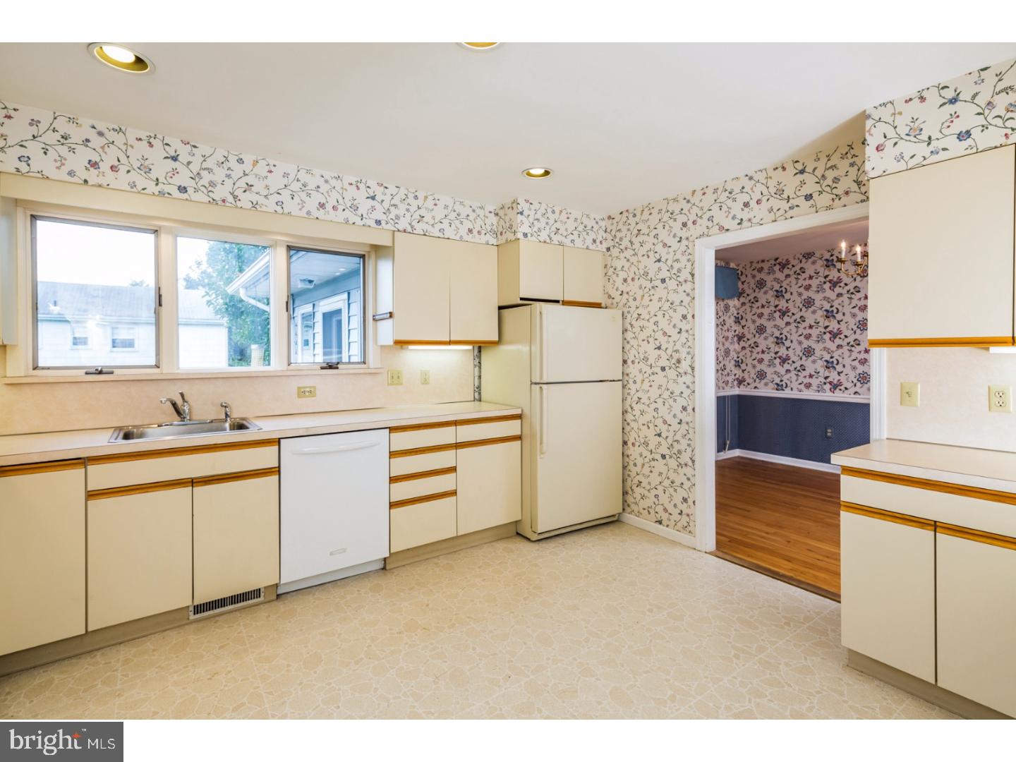 29 Upper Ferry Road Ewing, NJ 08628 - Photo 8 of 25