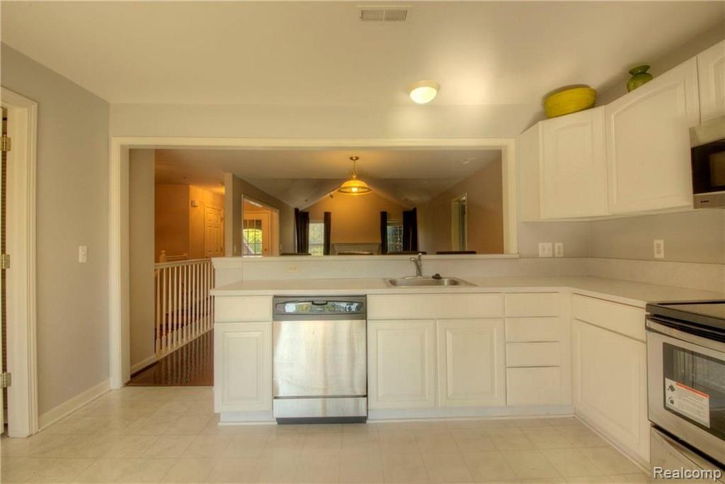 28126 Carlton Way Drive Novi, MI 48377 - Photo 15 of 43