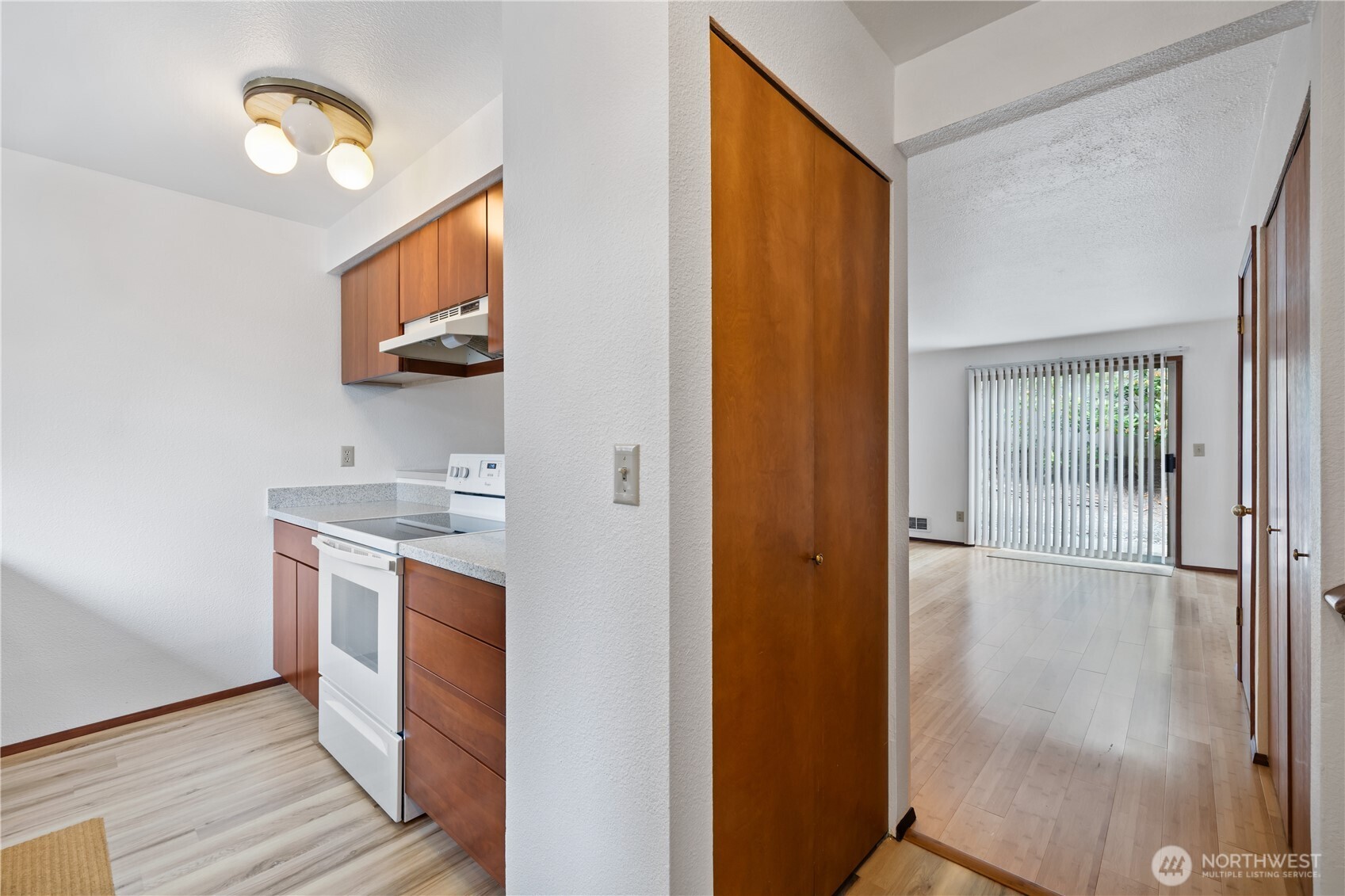18910 Bothell Everett Highway, Unit K3 Bothell, WA 98012 - Photo 5 of 23