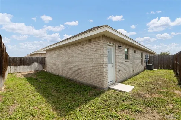 $1,200 | 5800 Nightingale Avenue, Unit 4, Mission, TX 78573