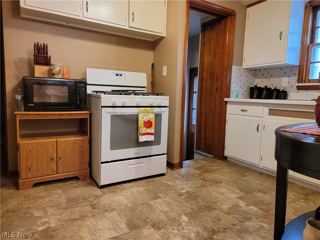 3908 Snow Road Cleveland, OH 44134 - Photo 6 of 29
