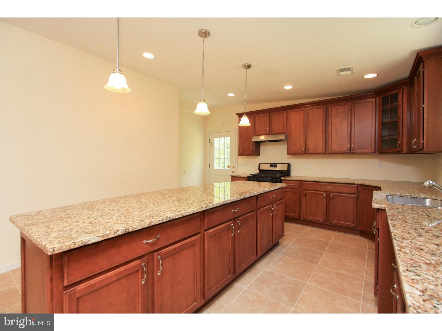 330 Raritan Avenue Atco, NJ 08004 - Photo 5 of 25 Kitchen