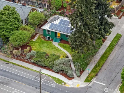 $1,089,995 | 4903 50th Avenue South, Seattle, WA 98118