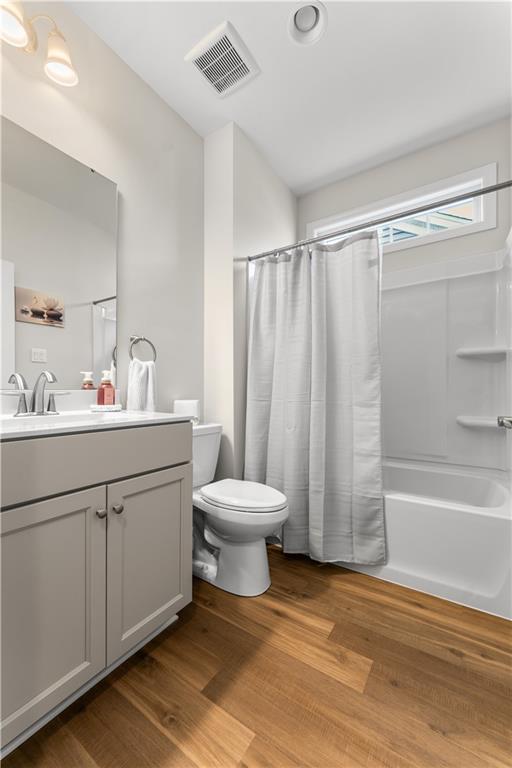 317 Anthem Way Canonsburg, PA 15317 - Photo 19 of 50 a bathroom with a toilet sink and a bathtub