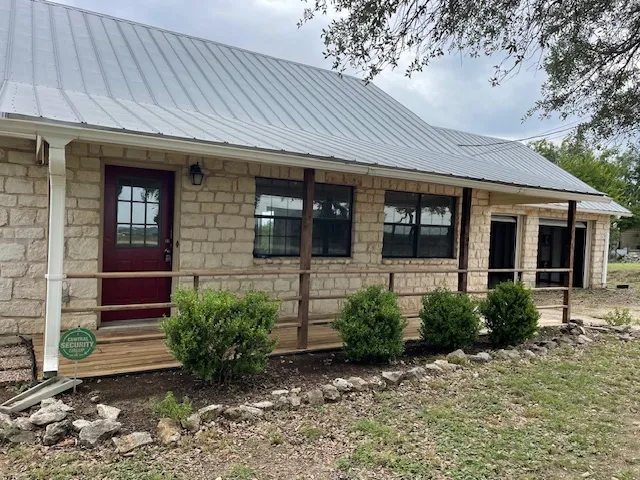 $2,200 | 260 Hilltop Drive, Dripping Springs, TX 78620