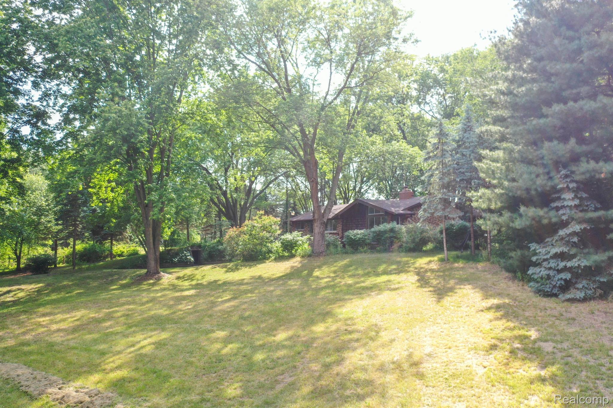 3991 Oak Grove Road Howell, MI 48855 - Photo 9 of 43 Gallery Image 9