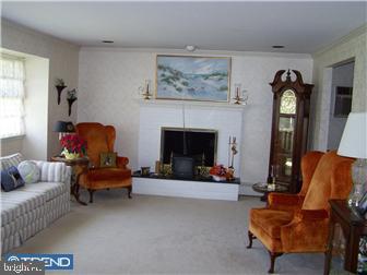 302 Welsh Road Ambler, PA 19002 - Photo 5 of 12 Living Room