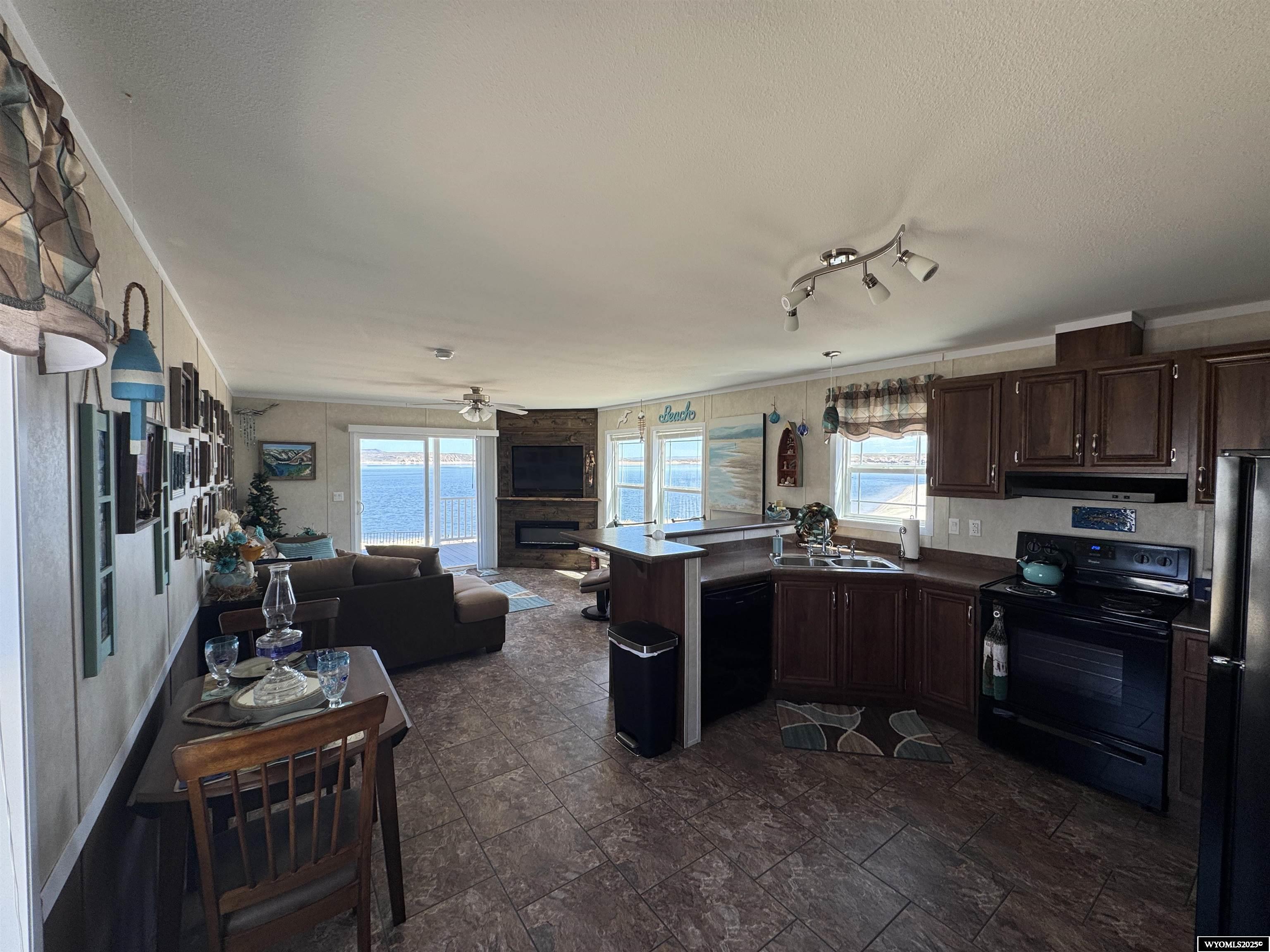 2469 C County Road 351 Sinclair, WY 82334 - Photo 8 of 32 Kitchen, Dining and Living Room
